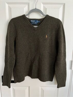 Ralph Lauren V-Neck Lambs Wool Sweater in Olive Green